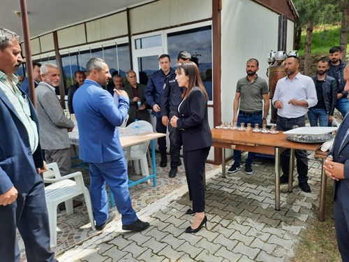 Kaymakamımız Sayın Pınar UZ Ramazan Bayramı Münasebetiyle Düzenlenen Bayramlaşma Töreninde Vatandaşlarımızla Bir araya Geldi.