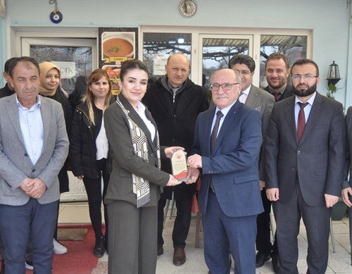 Kaymakamlığımızda 11 Yıldır Görev Yapan ve Emekliye Ayrılan İlçe Nüfus Müdürümüz Erdoğan BUSUN Adına Veda Yemeği Düzenlendi.